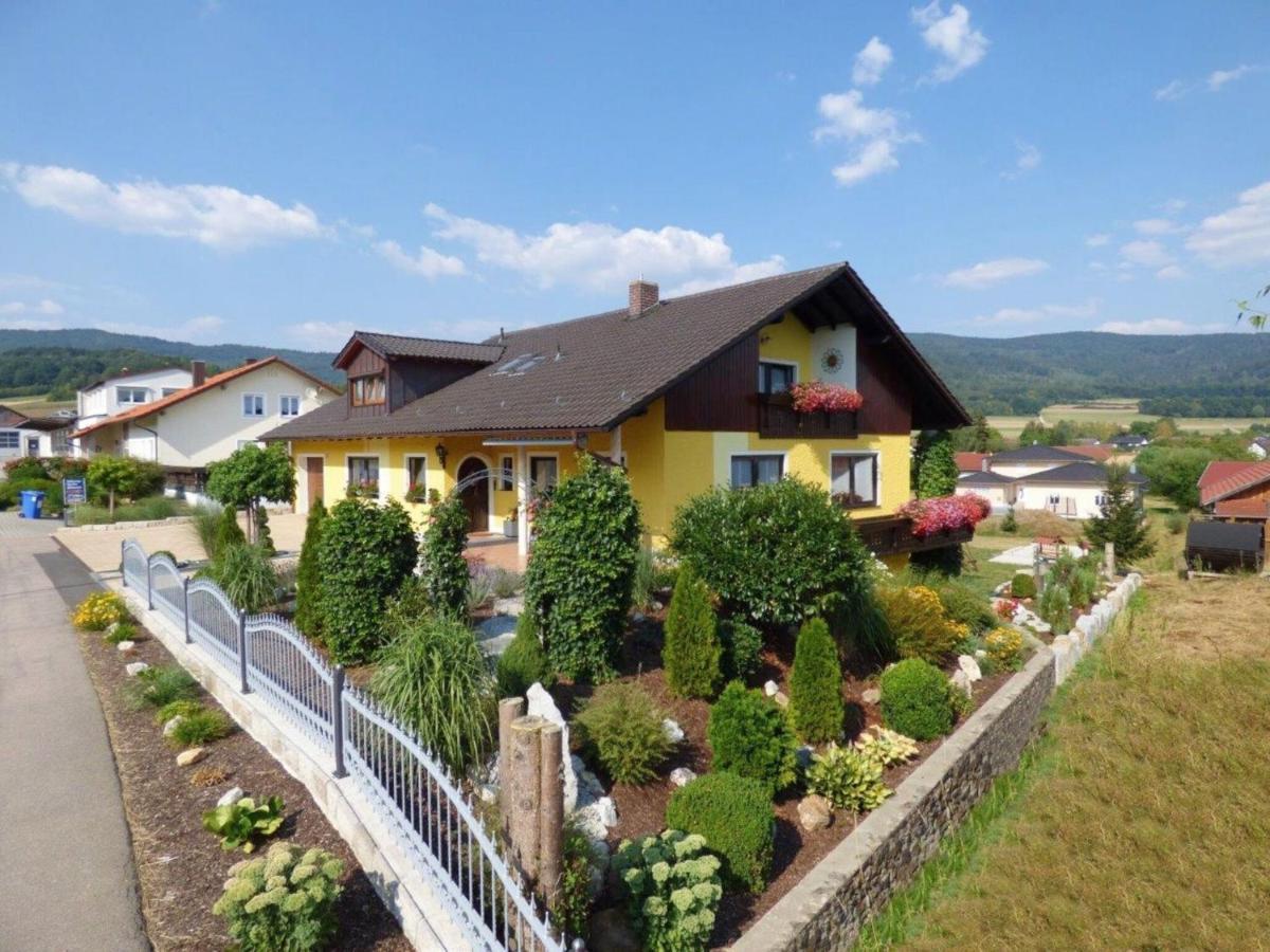 Scenic Apartment With Balcony Garden Deckchairs Barbecue Gleissenberg Bagian luar foto
