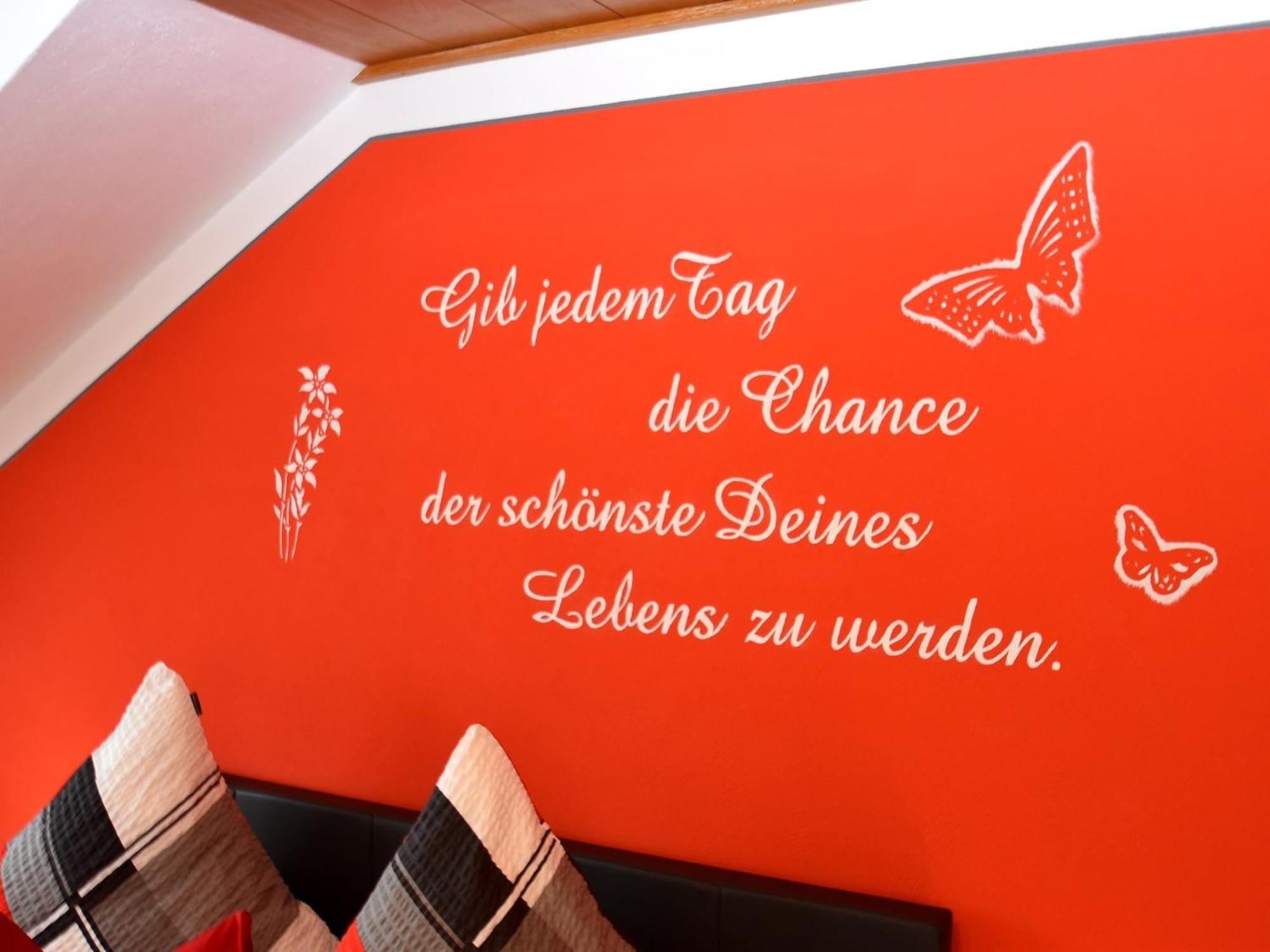 Scenic Apartment With Balcony Garden Deckchairs Barbecue Gleissenberg Bagian luar foto