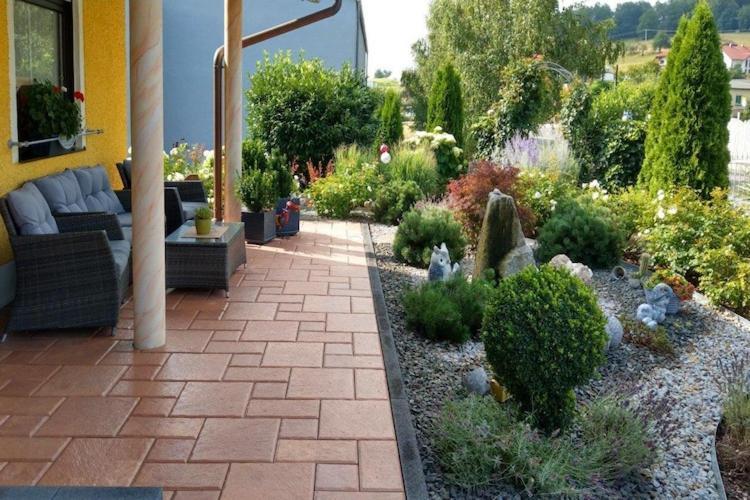 Scenic Apartment With Balcony Garden Deckchairs Barbecue Gleissenberg Bagian luar foto